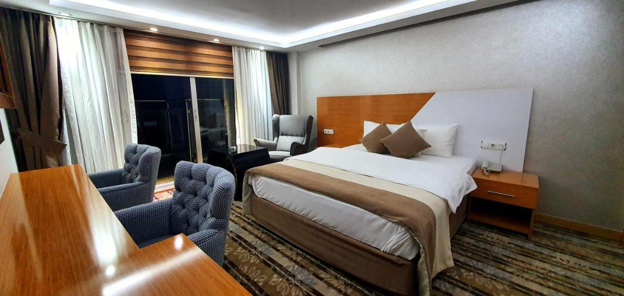 Bulvar Hotel Izmir Bagian luar foto