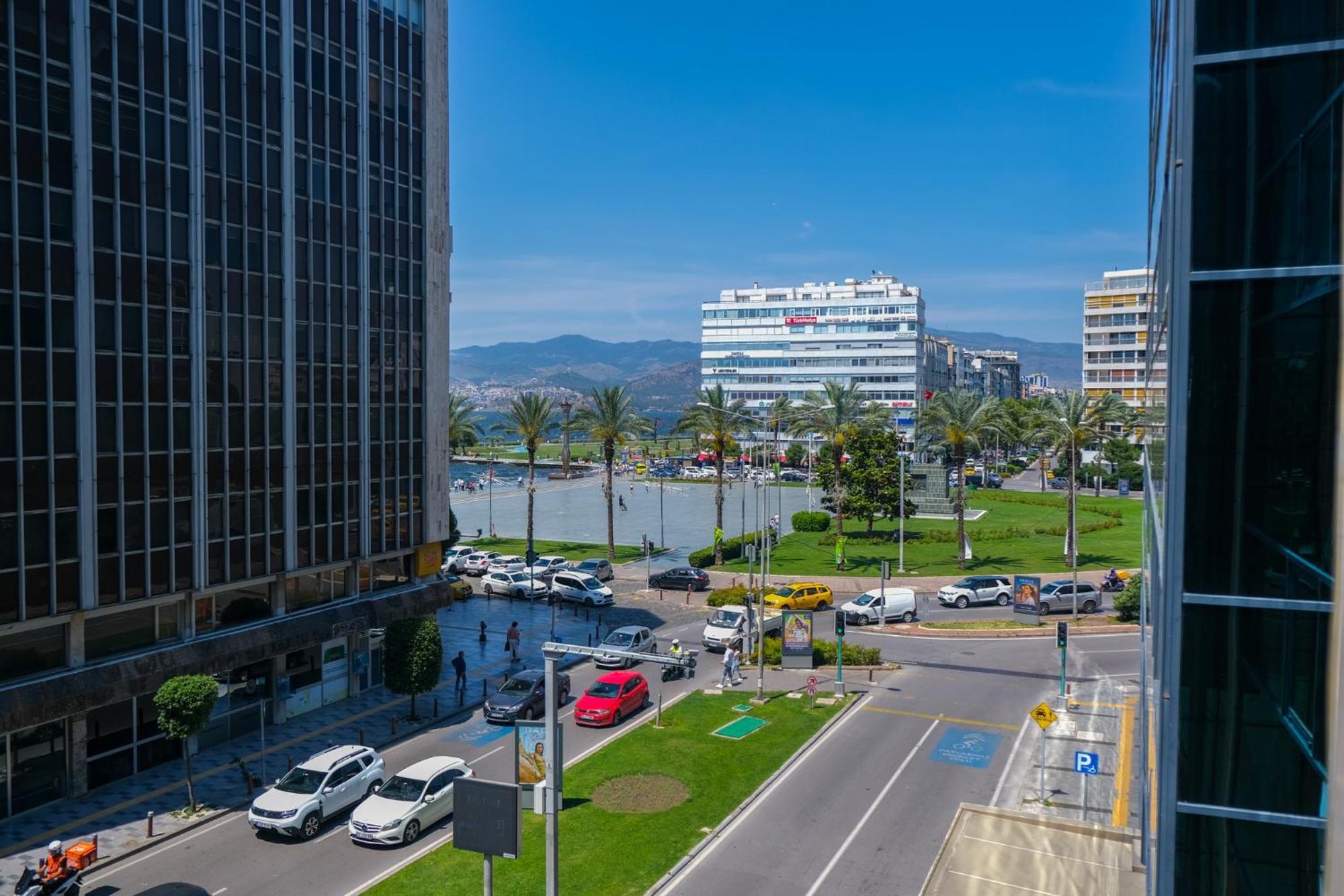 Bulvar Hotel Izmir Bagian luar foto