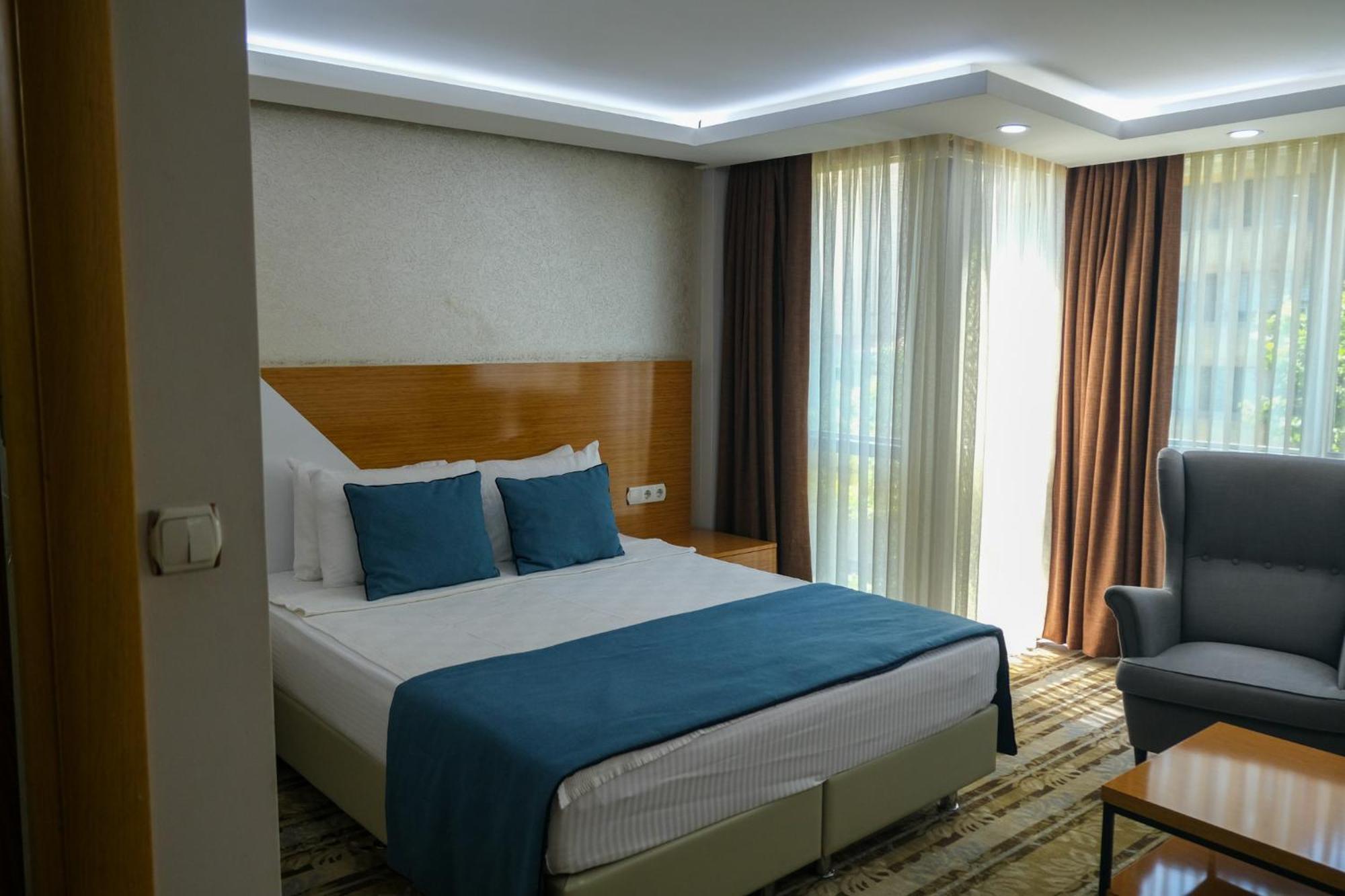 Bulvar Hotel Izmir Bagian luar foto