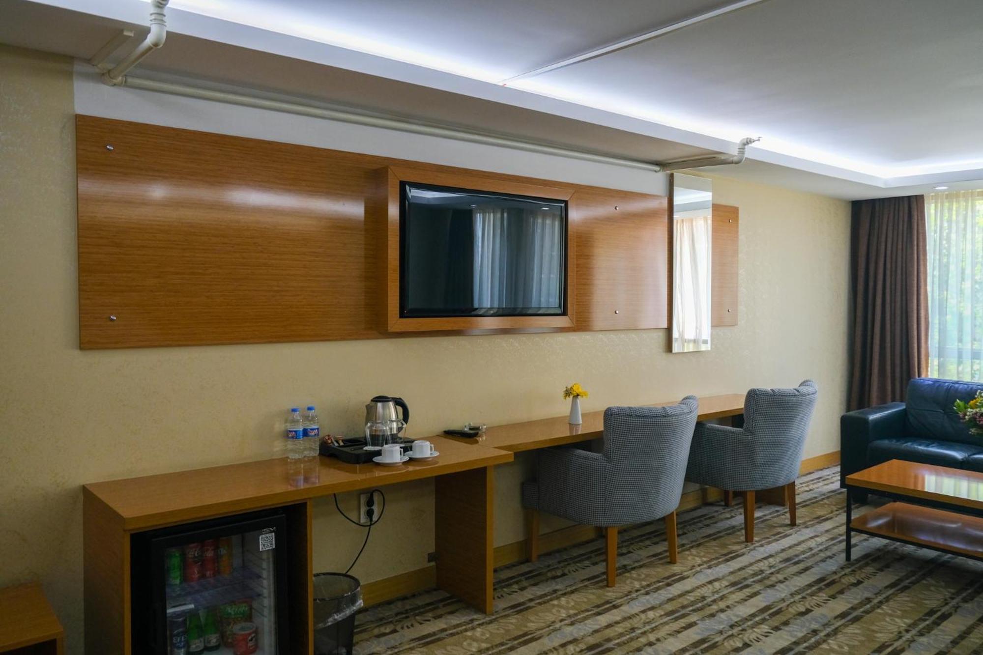 Bulvar Hotel Izmir Bagian luar foto