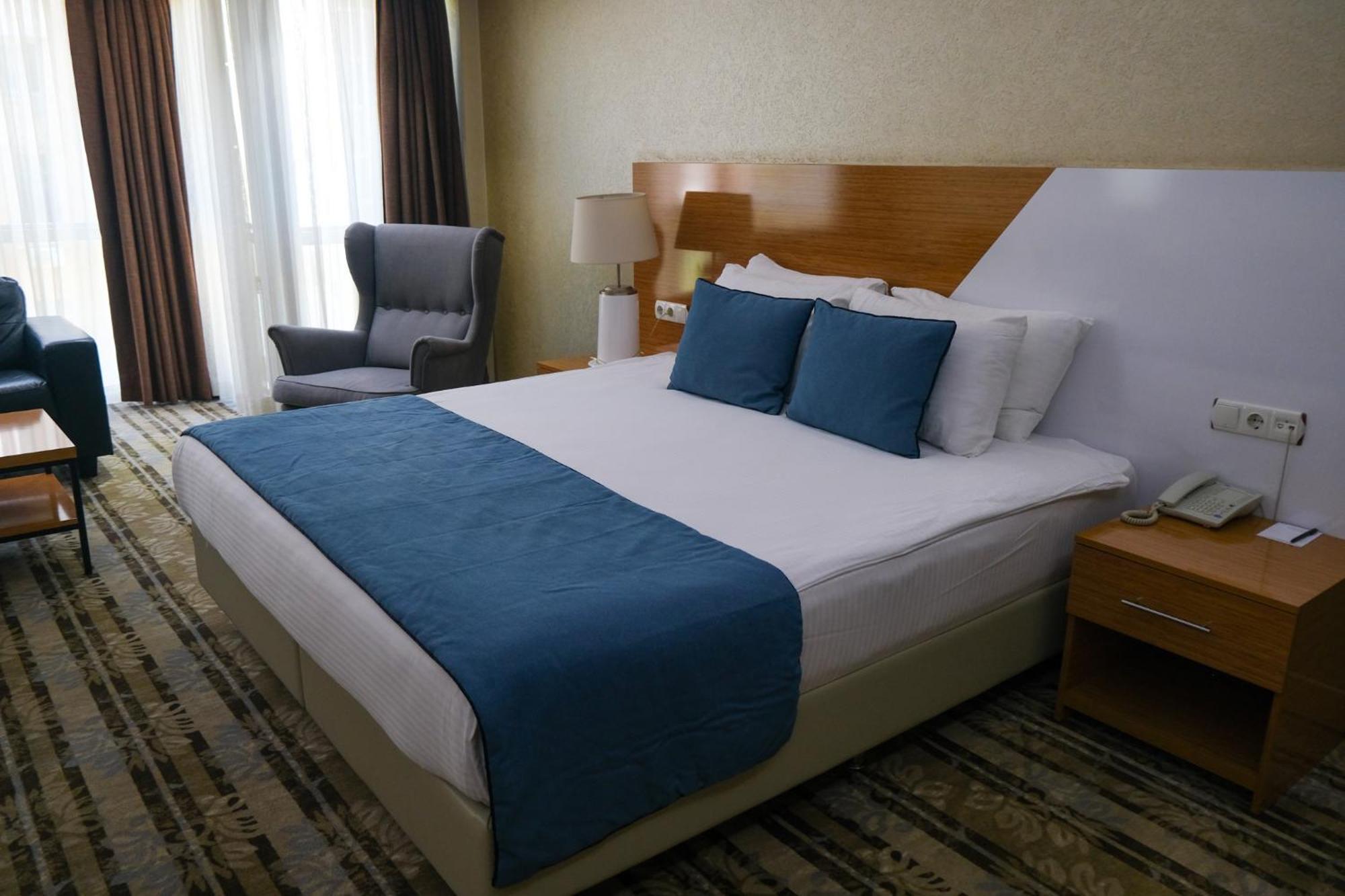 Bulvar Hotel Izmir Bagian luar foto