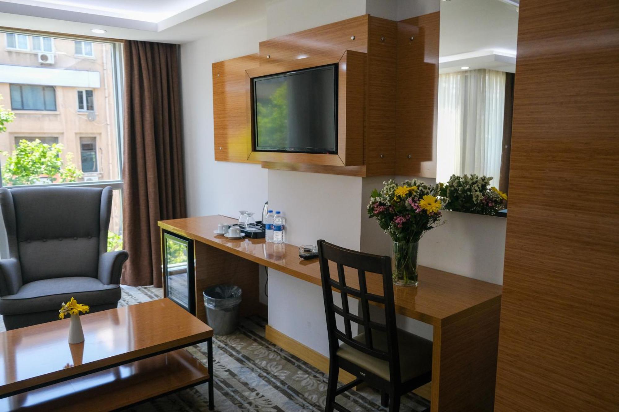 Bulvar Hotel Izmir Bagian luar foto