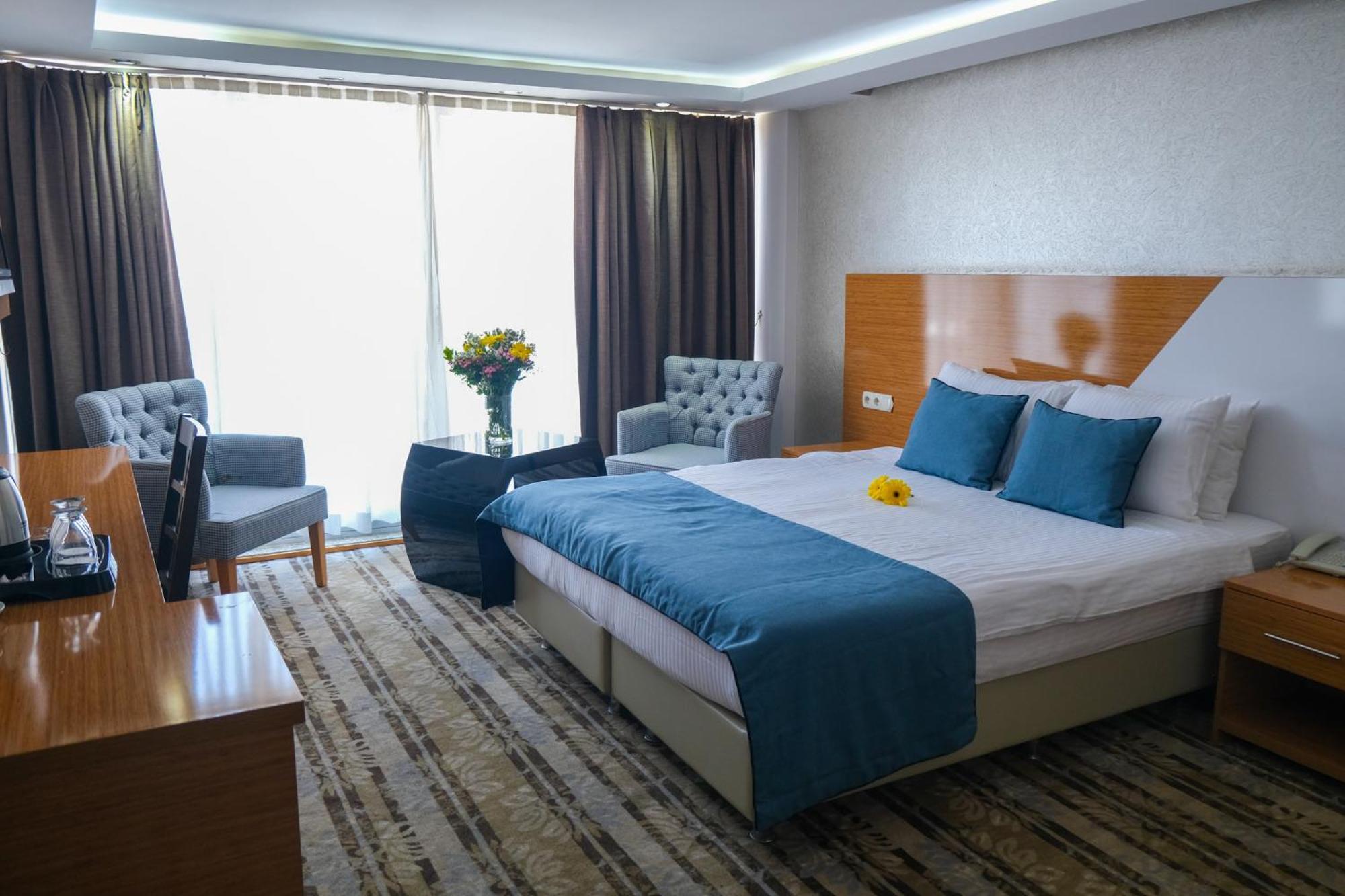 Bulvar Hotel Izmir Bagian luar foto