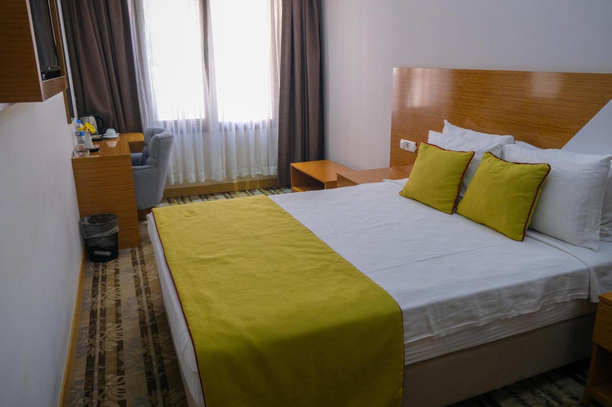 Bulvar Hotel Izmir Bagian luar foto