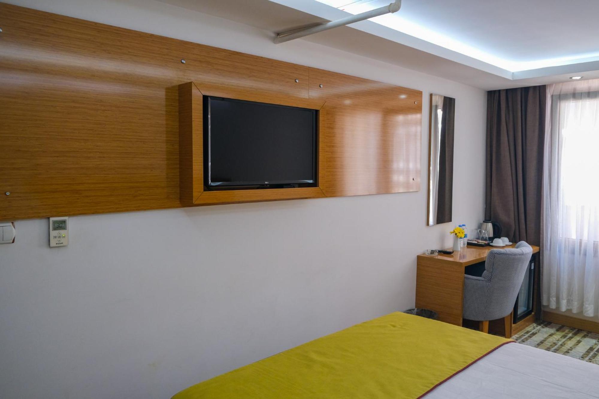 Bulvar Hotel Izmir Bagian luar foto